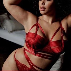 NWT torrid cut out set - strappy caged bra & thong panties